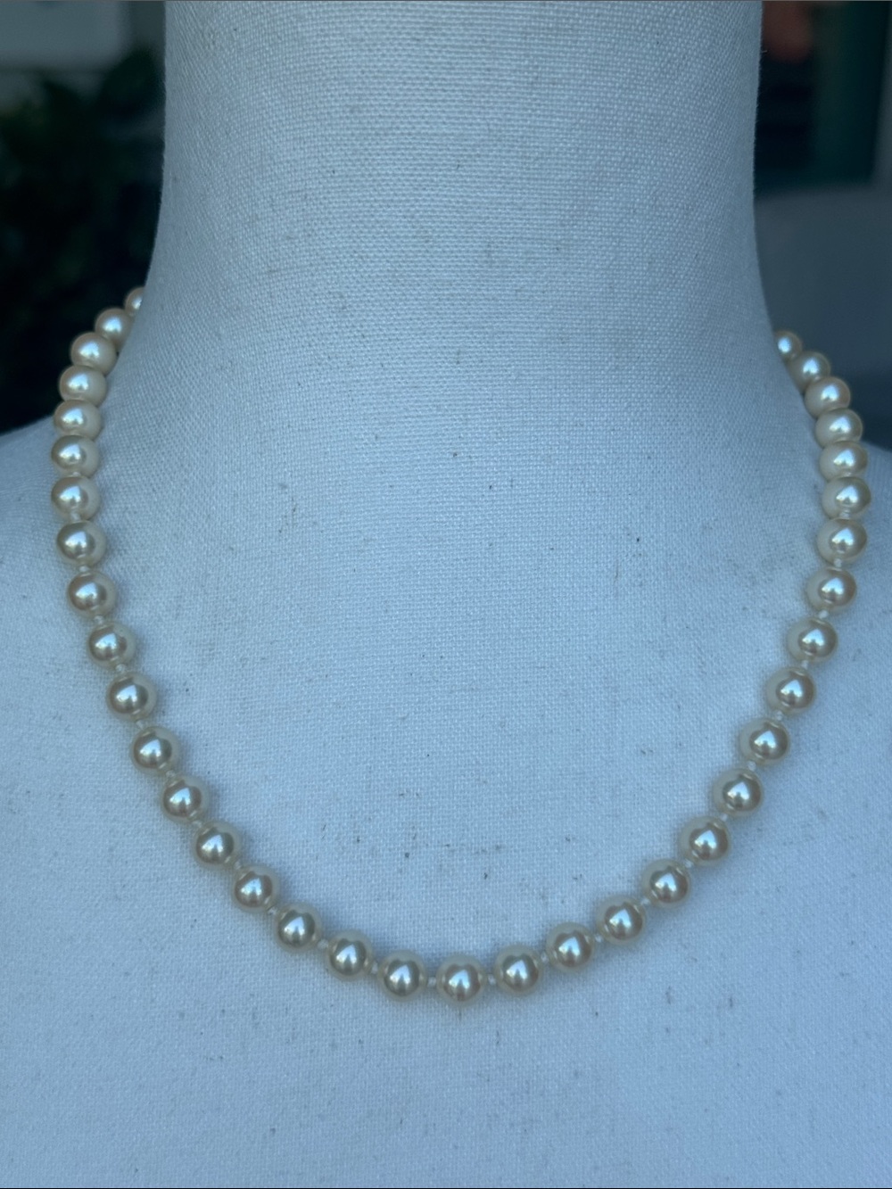 Liz Claiborne Faux Pearl necklace